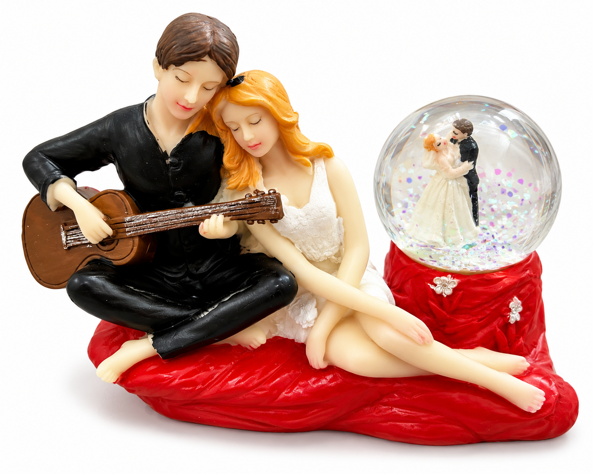 Romantic Couple with Musical Snow Global